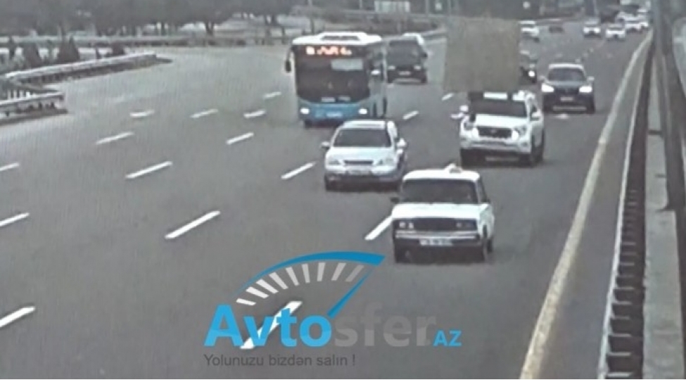 baqajdan-uchan-taxta-qezaya-sebeb-olduprado-ashdi-opel-chevrildi-video