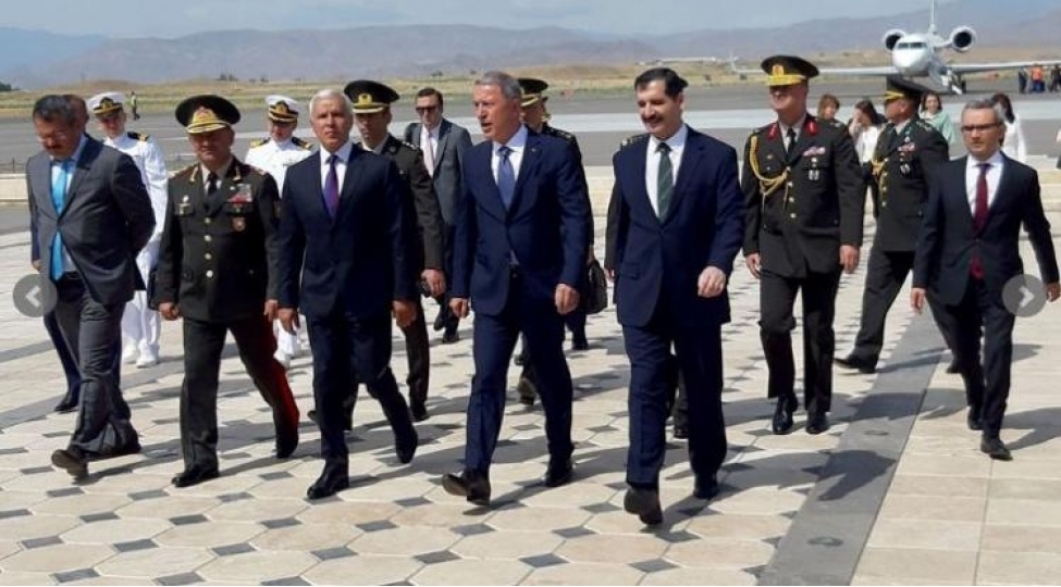 turkiyenin-milli-mudafie-naziri-naxchivanda