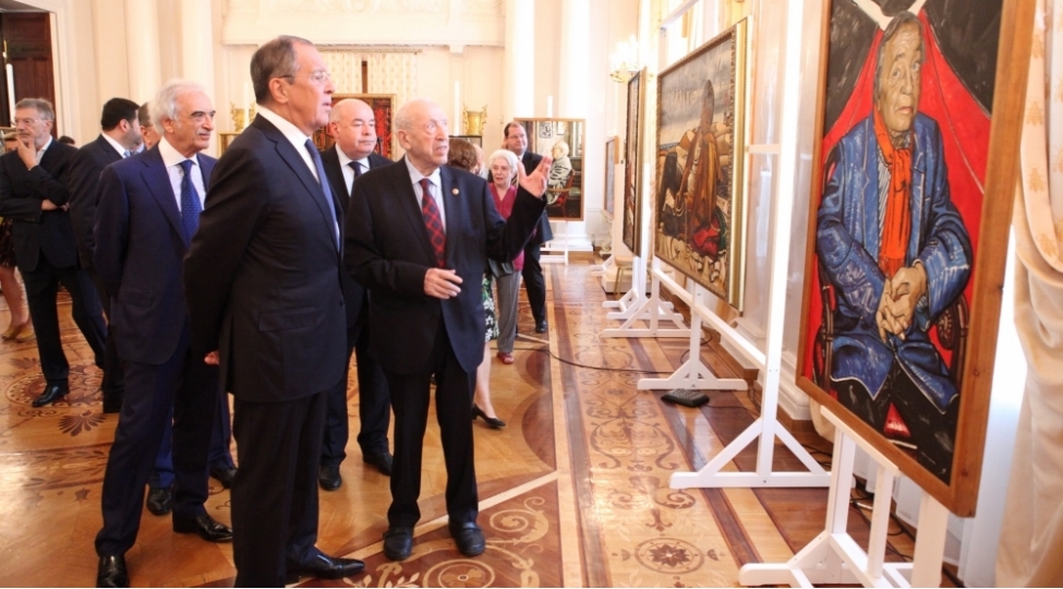 moskvada-ssri-xalq-ressami-tahir-salahovun-sergisi-achilib