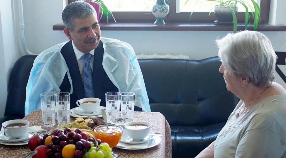 zakir-hesenov-belarusda-azerbaycan-milli-qehremaninin-anasini-ziyaret-edib