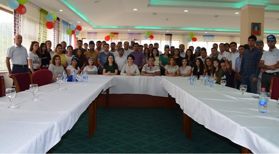 genc-siyasetchiler-uchun-oguz-turu-davam-edir-foto
