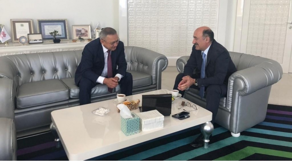 medeniyyet-naziri-qazaxistanin-olkemizdeki-sefirini-qebul-edib