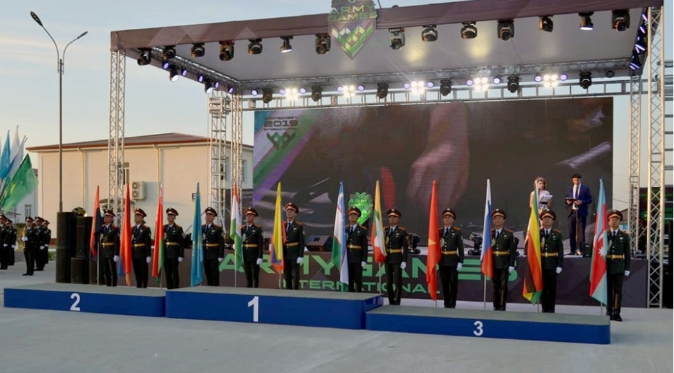 herbi-tibbi-estafet-musabiqesinde-herbi-hekimlerimiz-kubok-ve-medalla-teltif-olunublar
