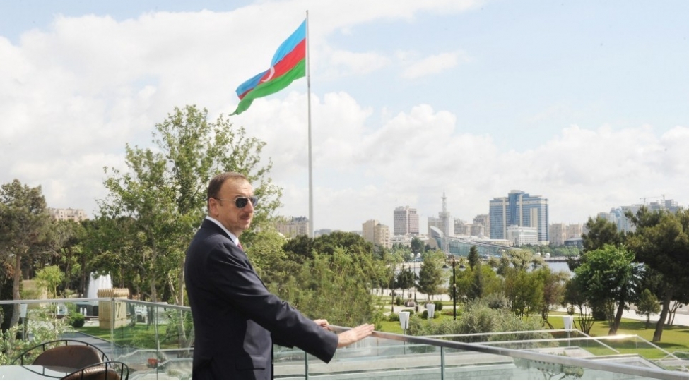 prezidentden-bayraq-gunu-ile-bagli-paylashim-video