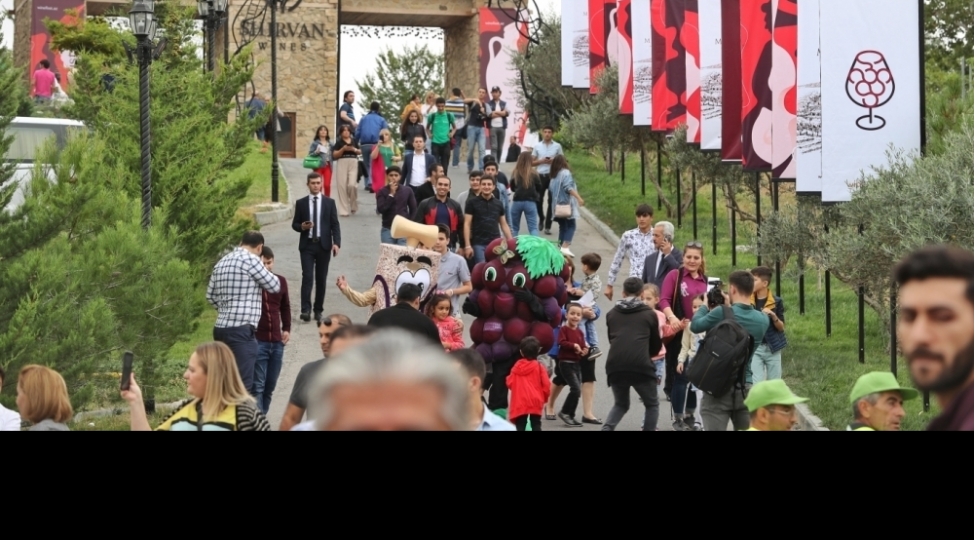 shamaxida-i-azerbaycan-uzum-ve-sherab-festivalinin-achilish-merasimi-kechirilib