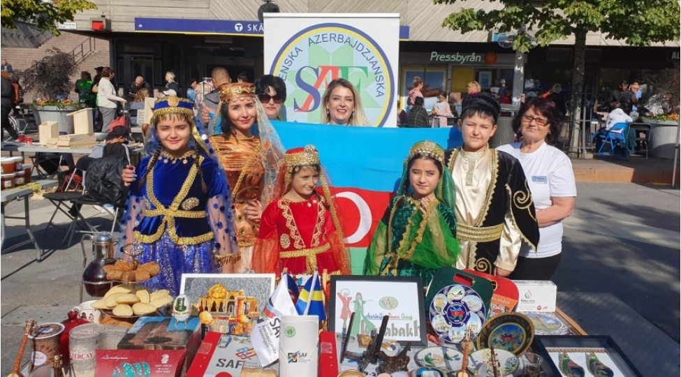 azerbaycanlilar-isvechin-medeni-muxtelifliyine-oz-tohfesini-verir
