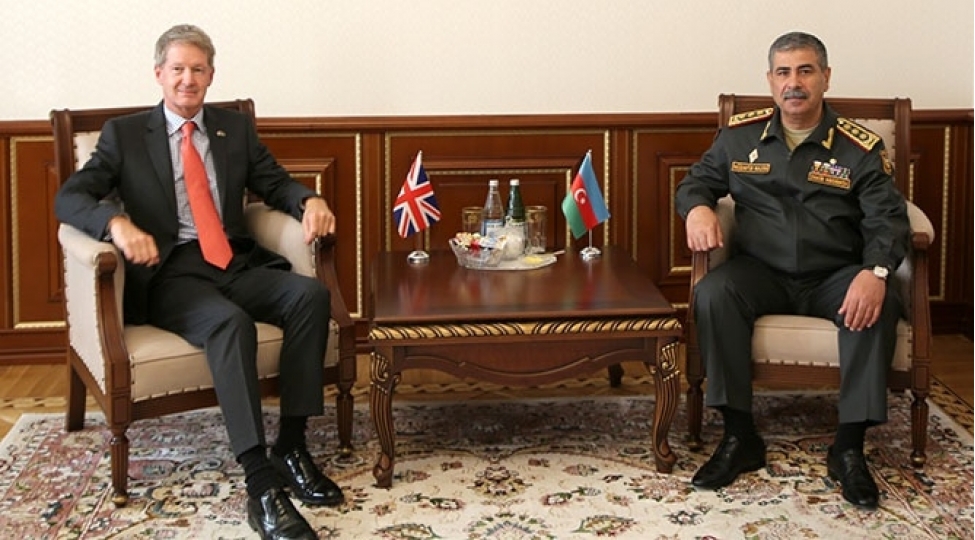 azerbaycanin-mudafie-naziri-boyuk-britaniyanin-olkemizde-yeni-teyin-olunmush-sefiri-ile-gorushub