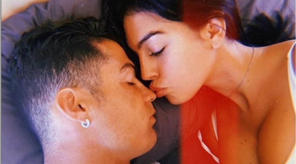 ronaldo-buffona-qolum-corcianayla-seksden-yaxshi-ola-bilmez-video