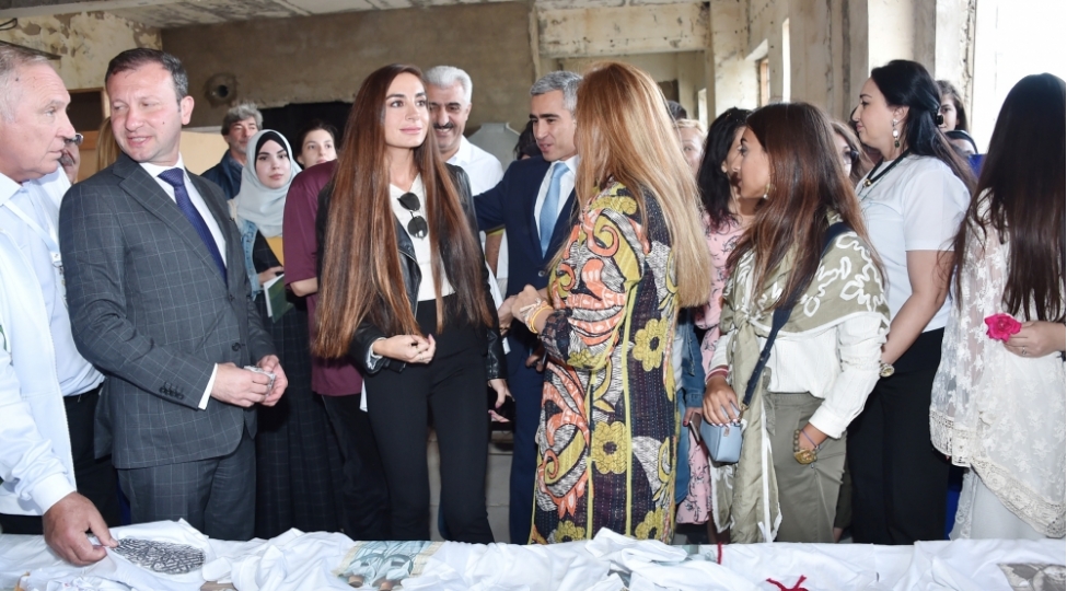 achilan-divarlar-ve-umidin-yaradilmasi-layihelerinin-teqdimati-olub