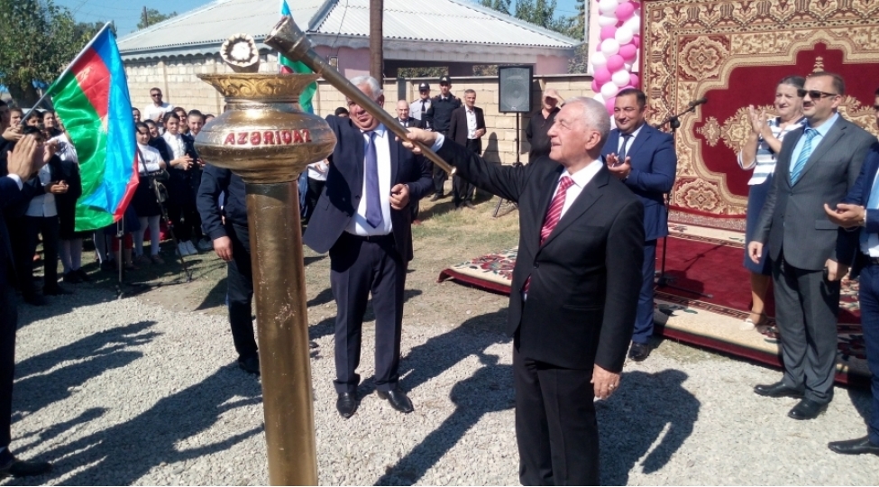 xachmazin-uch-kendinde-abonentlere-ilk-defe-tebii-qaz-verilib