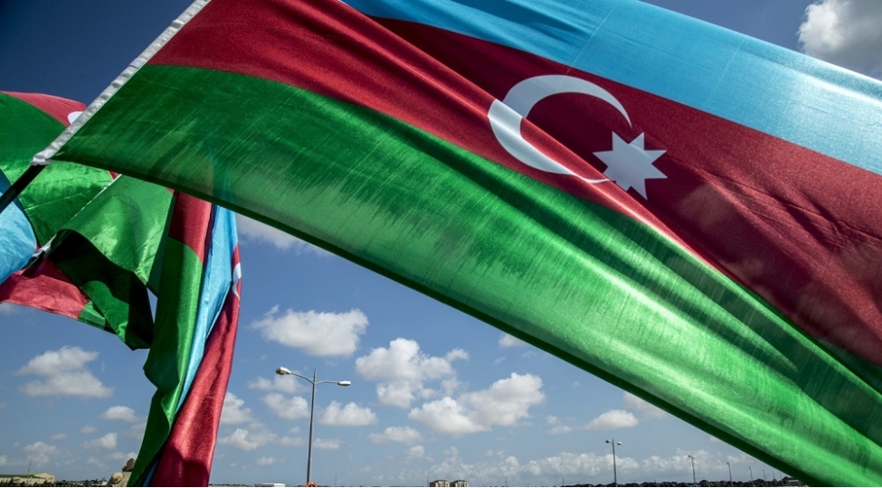 turkiyenin-taninmish-shexsleri-azerbaycan-xalqini-tebrik-edibler-video