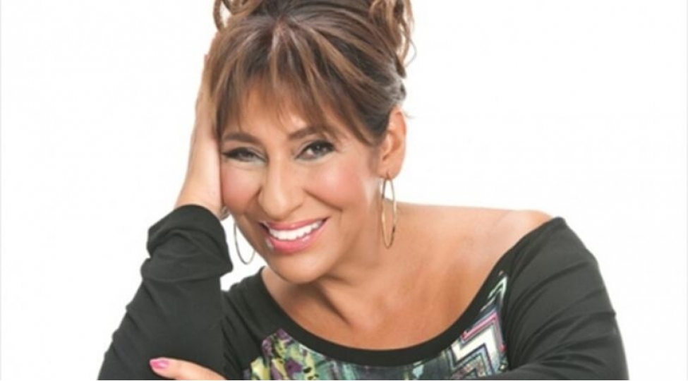 turkiyenin-taninmish-kino-ulduzu-azerbaycana-geldi-video