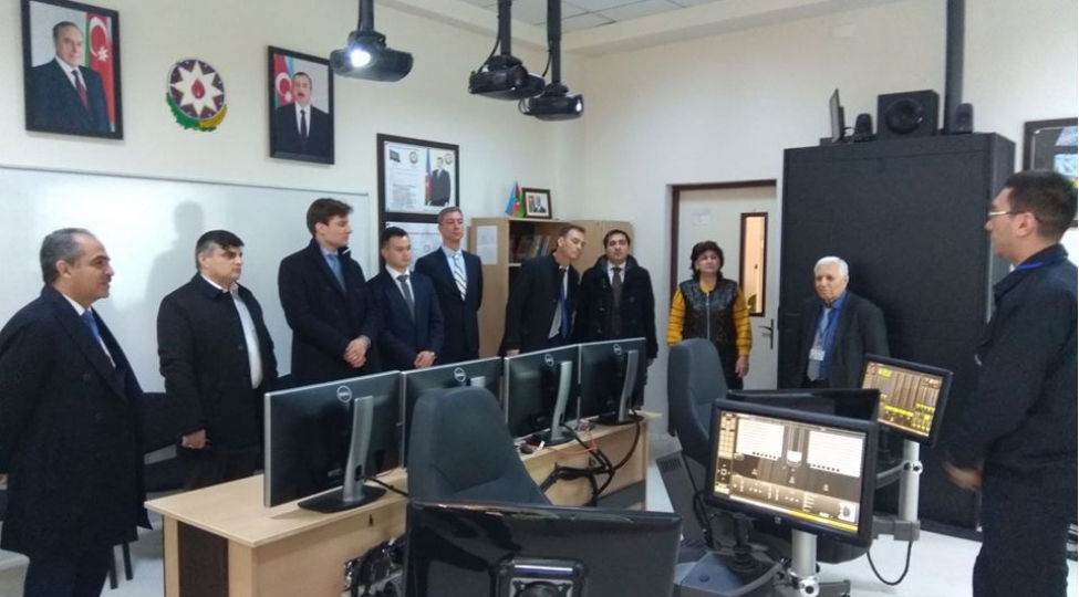 almaniyali-heyet-ttsi-nin-qobustan-regional-telim-merkezinde-foto