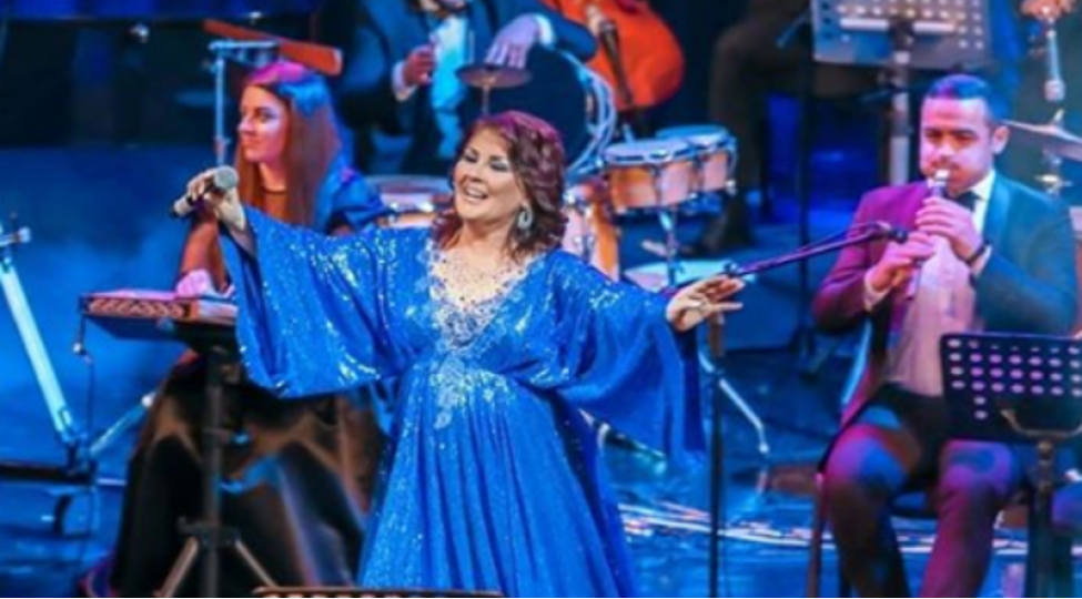 aybeniz-hashimova-qizi-ile-duet-oxudu