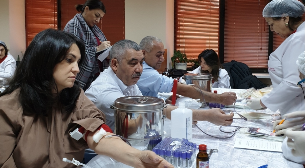 talassemiyali-ushaqlara-yardim-foto