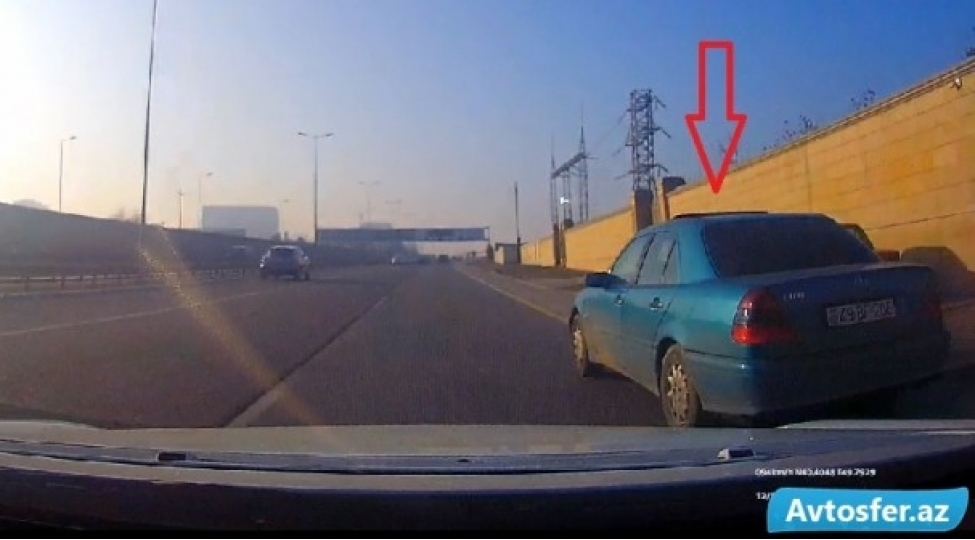 surucu-bosh-zolagi-qoyub-ozunu-torpaqliga-saldi-49-bf-206-video