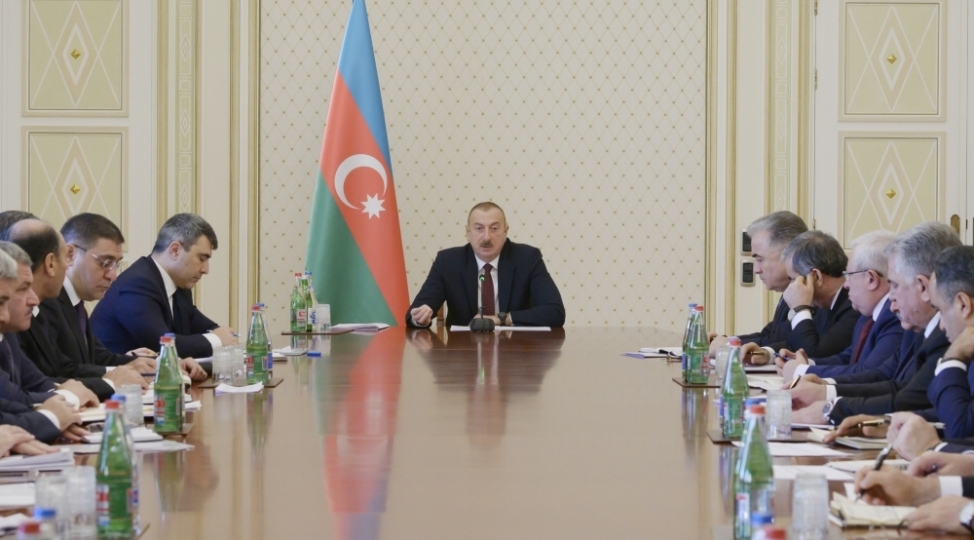 prezident-ilham-eliyev-mushavire-kechirib-video