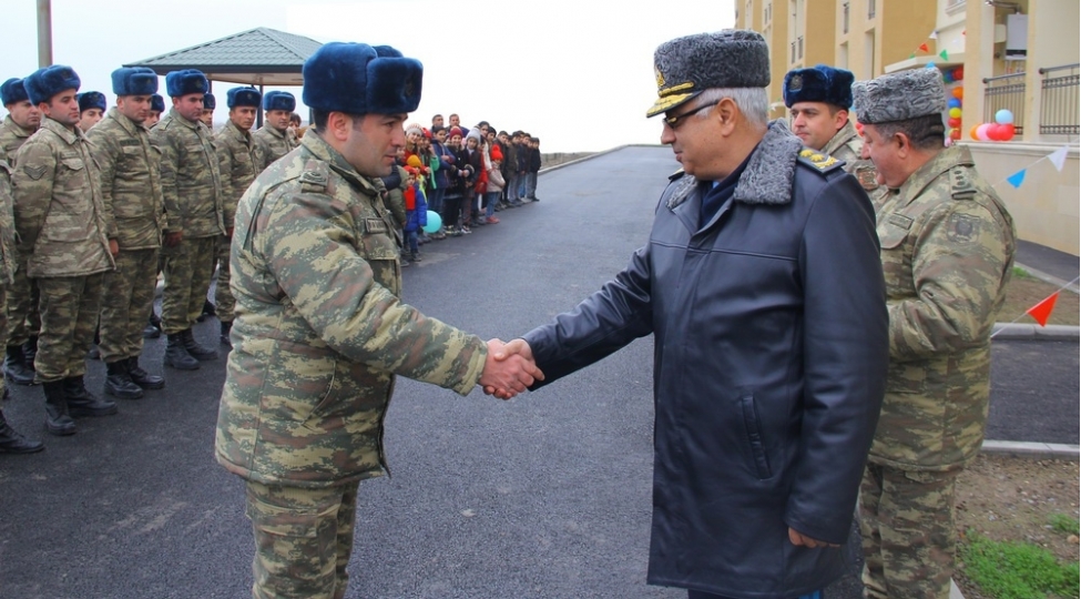 herbi-hissede-novbeti-yashayish-binasi-istifadeye-verilib-video-foto