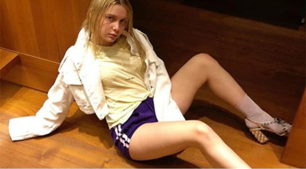 aleyna-tilkiye-versace-boyunbagi-video-foto