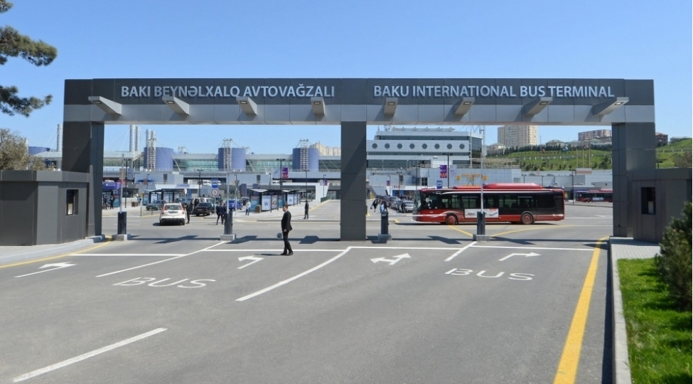 bayram-gunlerinde-paytaxtdan-bolgelere-bu-qeder-sernishin-dashinib