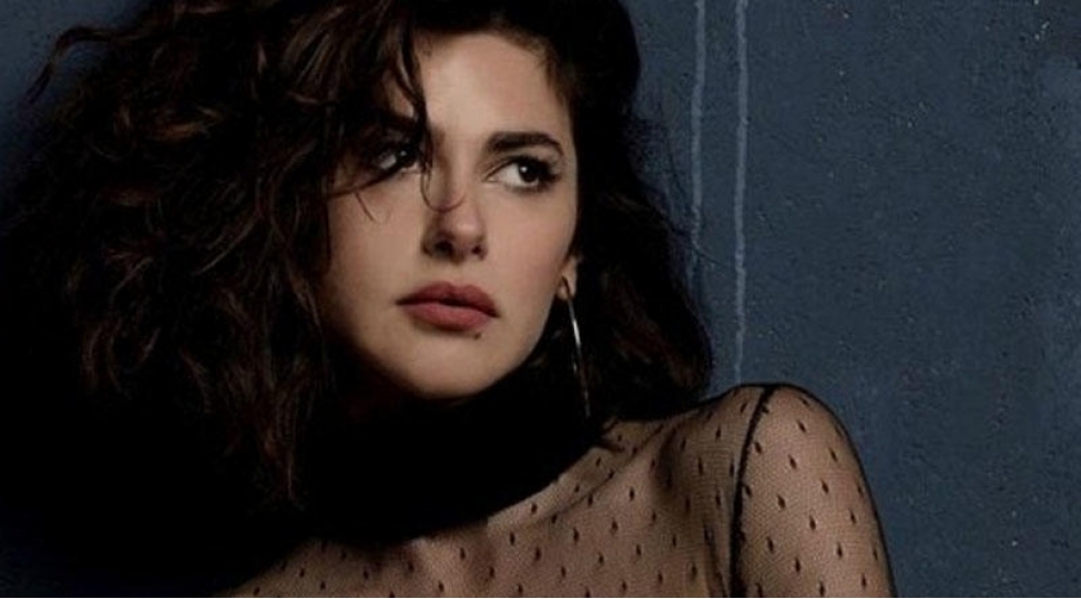 azerbaycanli-aktrisadan-ehtirasli-reqs-video