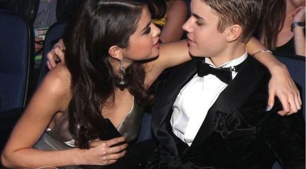 selena-qomez-istismar-qurbaniyam