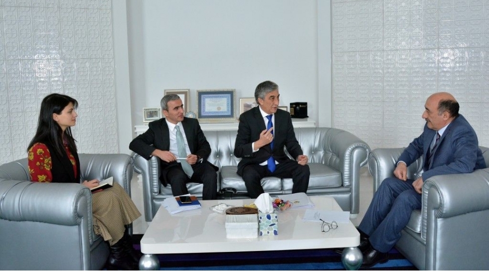 ebulfes-qarayev-israil-ve-tacikistan-sefirleri-ile-gorushub
