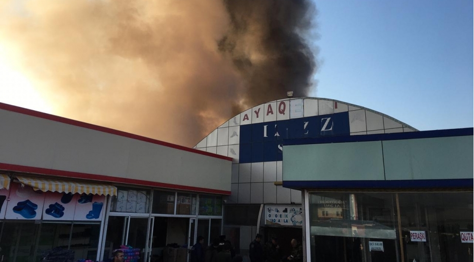 sederek-ticaret-merkezinde-yangin-mehdudlashdirilib-foto-video