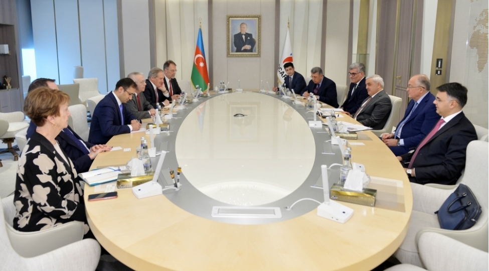 absh-in-xezer-siyaset-merkezinin-meslehetchiler-shurasinin-uzvleri-ile-gorush