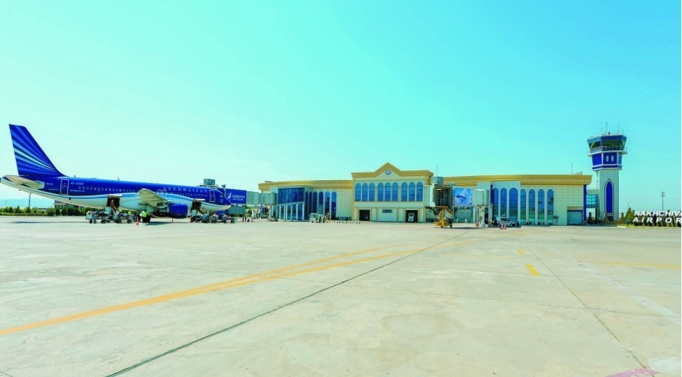 naxchivanin-yeni-uchush-enme-zolagi-ilk-teyyareni-qebul-etdi-video