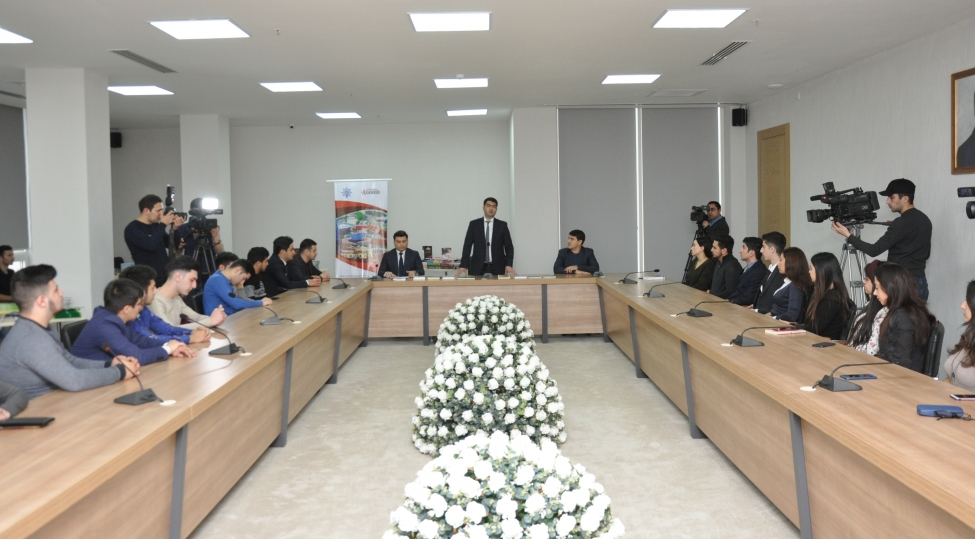 kitablarimizi-paylashaq-dilimizi-yashadaq-foto