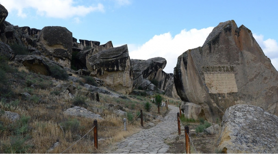 qobustan-qorugu-fealiyyetini-qismen-dayandirdi