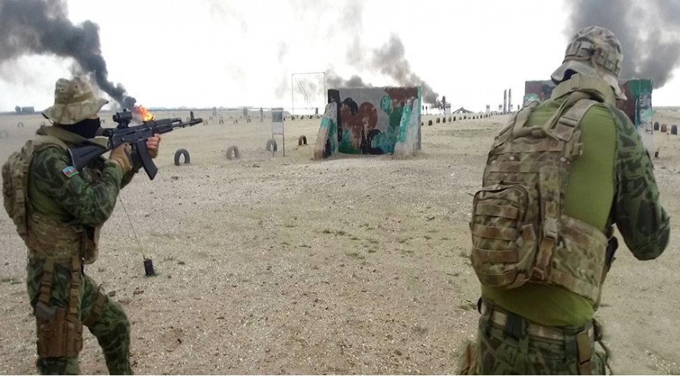 hdq-dalgic-telim-poliqonunda-hazirliq-meshqleri-kechirilir-video