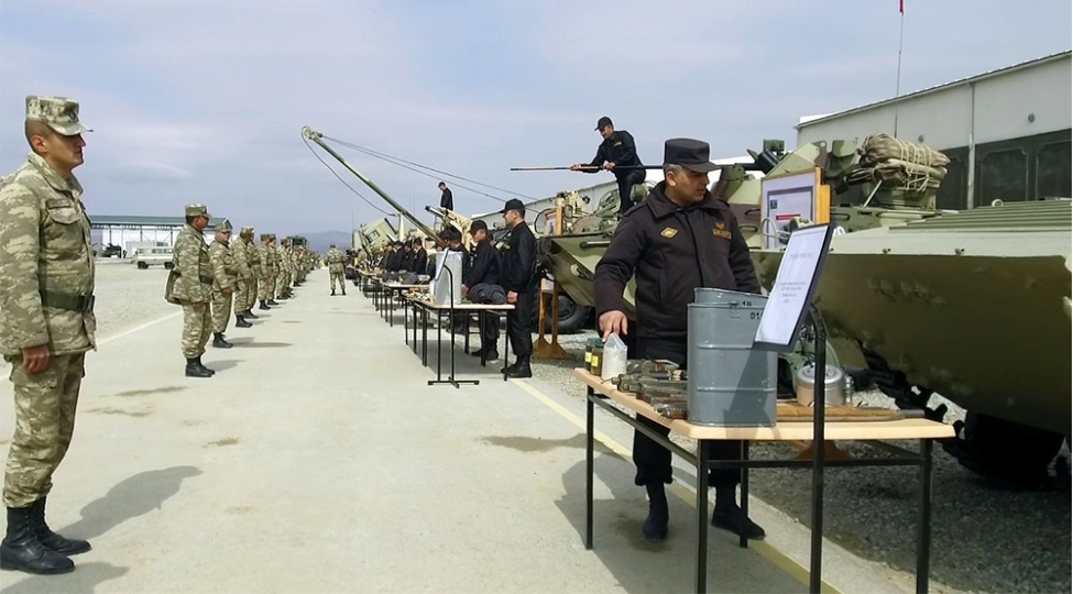 silah-ve-herbi-texnikanin-yay-istismar-rejimine-kechirilmesi-prosesi-aparilir-video