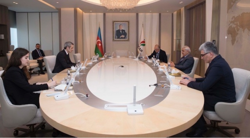 socar-in-prezidenti-fransanin-azerbaycandaki-sefiri-ile-gorushub