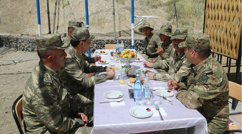 mudafie-naziri-telimlerin-kechirildiyi-cebhe-bolgesindedir-foto-video