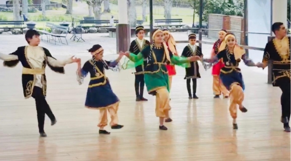 milli-reqslerimiz-isvechde-maraqla-qarshilanib