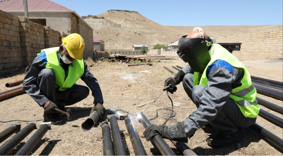 qobu-ve-hokmeliye-qaz-chekilir-foto