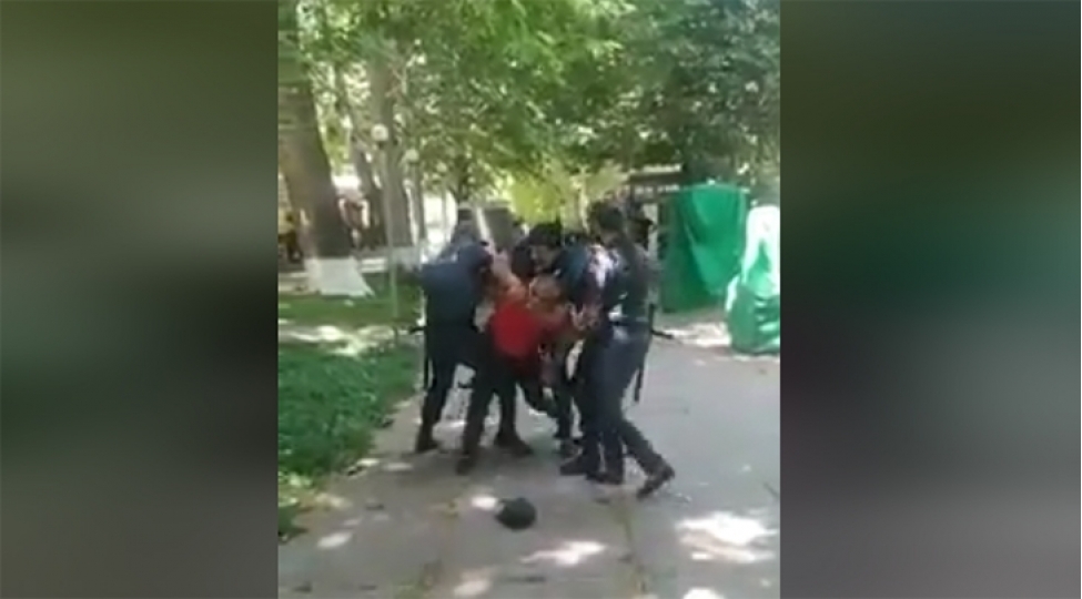 ermenistan-polisinden-vetendasha-qarshi-xususi-amansizliq-video