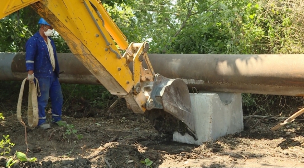 23-km-den-chox-qaz-xetti-beton-dayaqlar-uzerine-qaldirilir