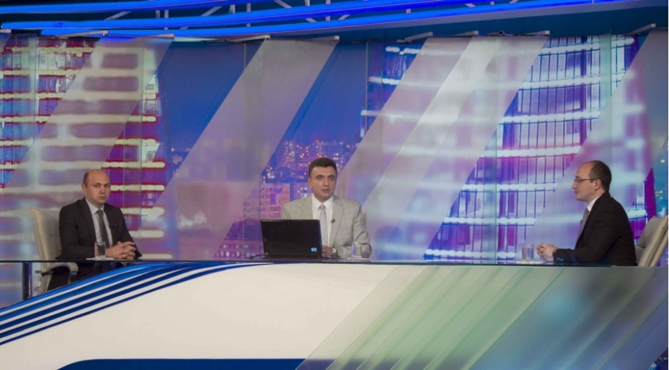 hedefde-gundemin-en-aktual-movzulari-tehlil-olunub-video