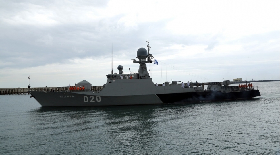 rusiyanin-herbi-gemileri-bakiya-gelib-fotovideo