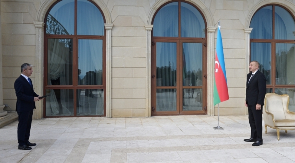 prezident-ozbekistanin-yeni-sefirini-qebul-edib-foto