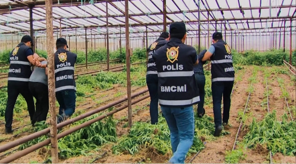 polisden-ugurlu-emeliyyat-fotovideo