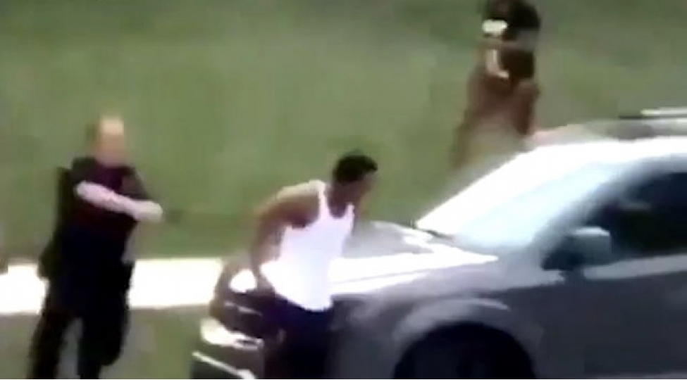 absh-da-daha-bir-afroamerikali-polis-terefinden-gullelenib-video