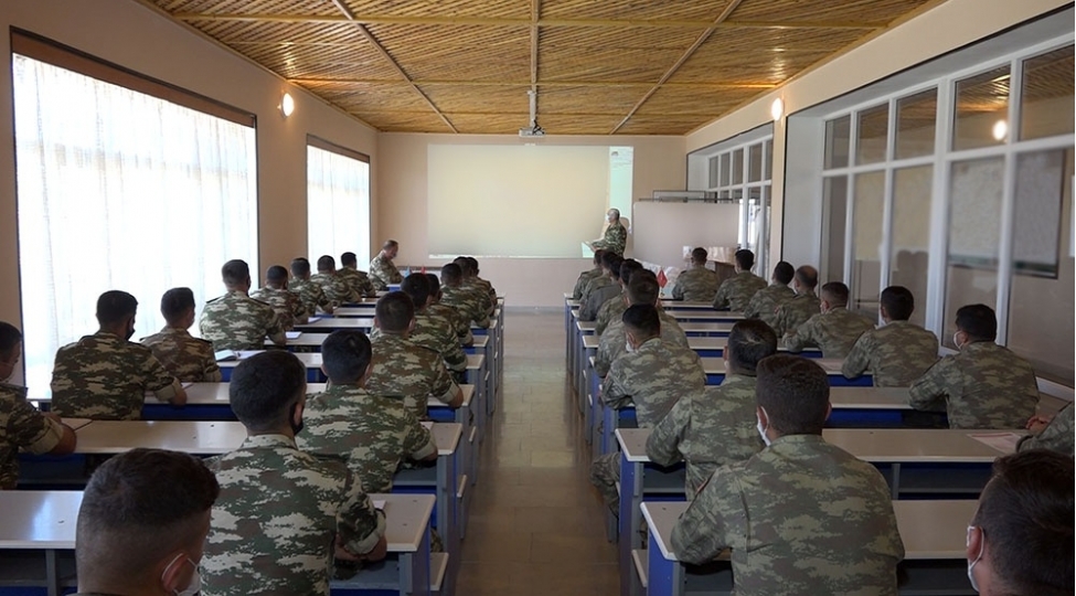 bolme-komandirleri-arasinda-tecrube-mubadilesi-aparilir-fotovideo