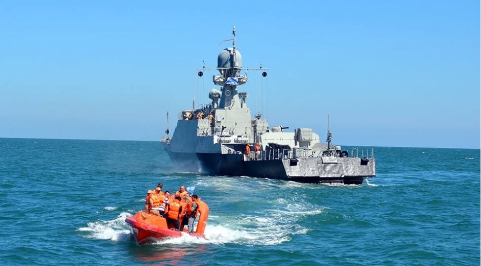 azerbaycan-ve-rusiya-komandalari-beraber-bal-toplayiblar-video