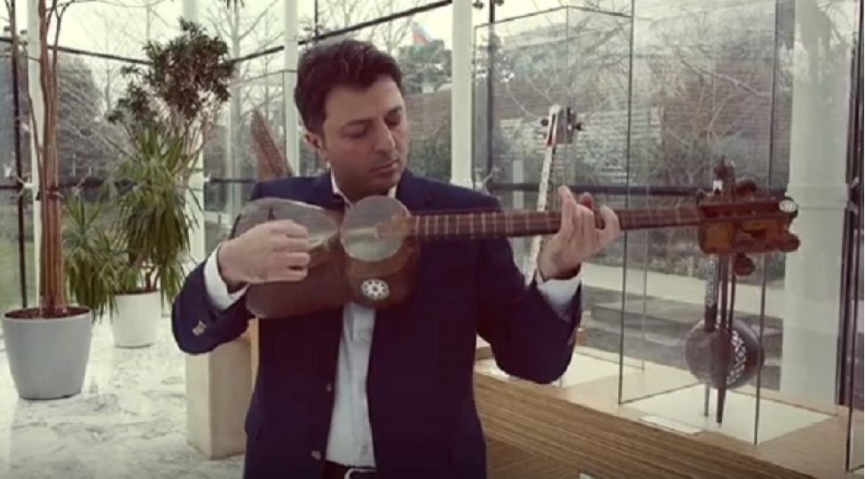 deputat-shushanin-daglari-mahnisini-tarda-ifa-etdi-video