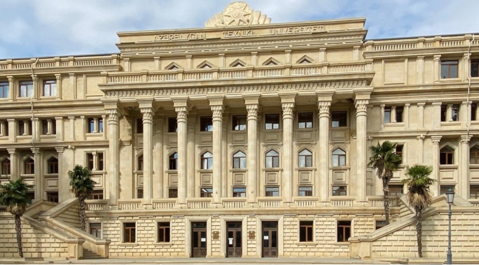 aztu-nun-rektoru-muellim-ve-telebeleri-videoformatda-tebrik-edib-video