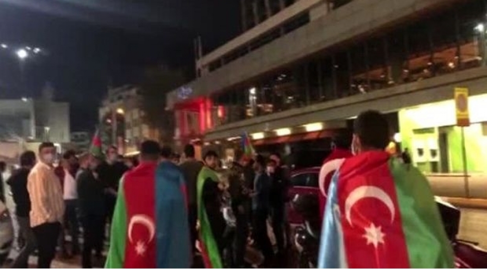 turkiyede-gencler-azerbaycana-destek-uchun-toplashdi-video